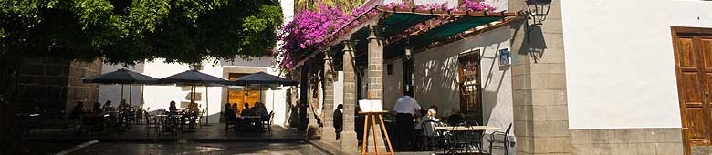 Small caf&eacute;s on the plaza of Los Llanos invite you to relax